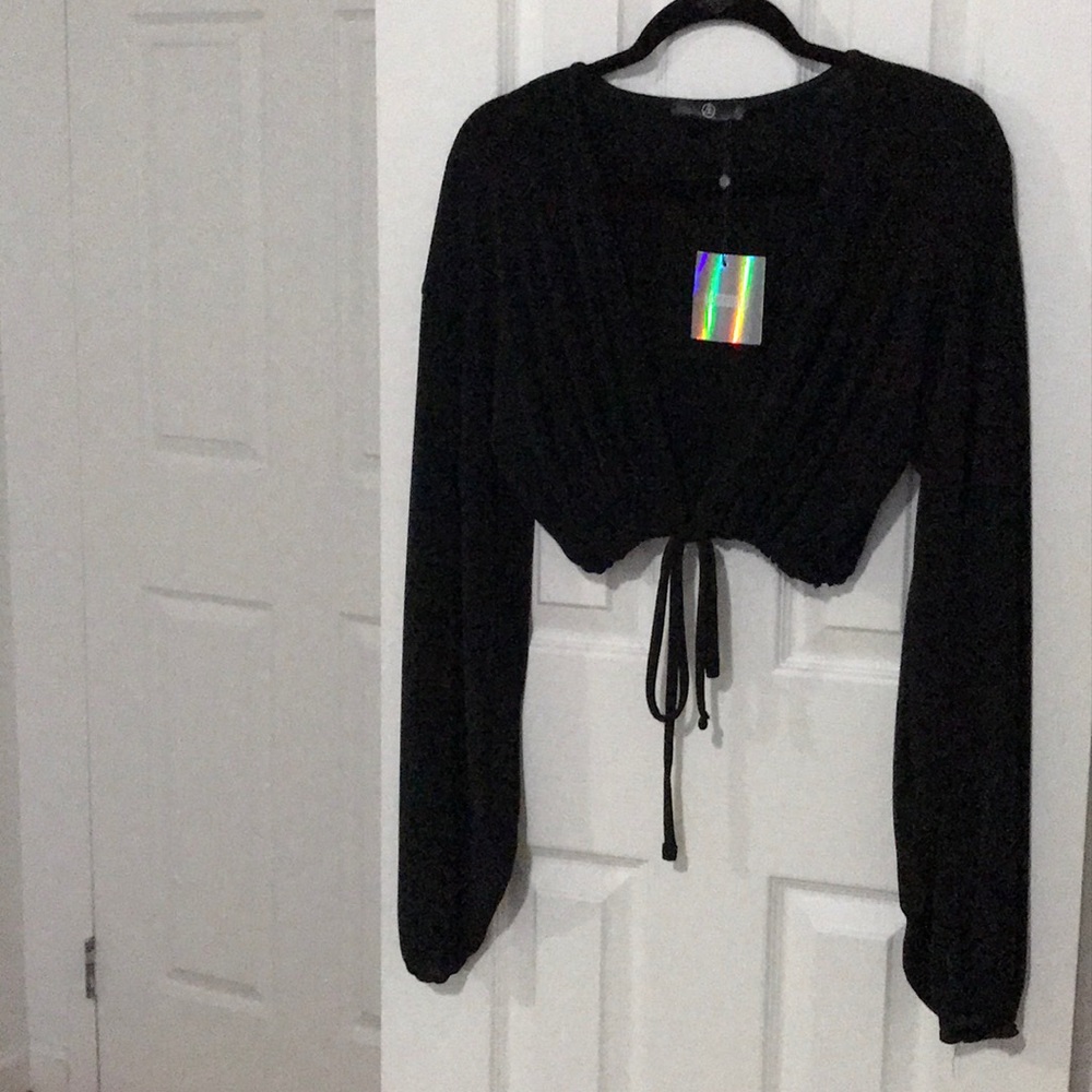Black Long Sleeve Crop Top - MissGuided
